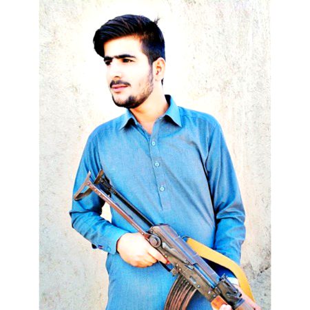 ہم ہیں آفتاب کو زروں میں سمونے والے✌🏼✌🏼
صدیوں بیٹھ کے روئیں گے ہمیں کھونے والے 🔥🔥