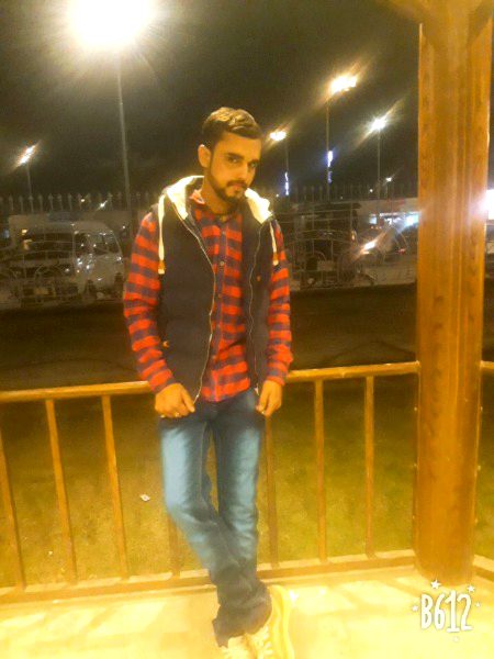 : تم عشق کرو اور درد نہ ہو
مطلب دسمبر کا مہینہ ہو اور سرد نہ ہو
 محبت رب سی ہو تو سکون دیتی ھے اقبال ۔
نہ خوف ہوگا جدائی کا نہ خوف بے وفائی کا