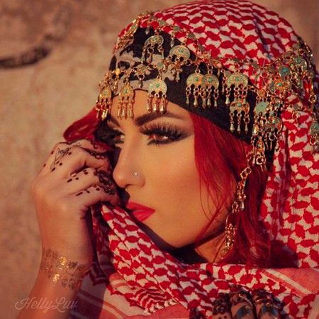 اب نہ وہ میں نہ وہ تو ہے نہ وہ ماضی ہے جیسے دو شخص تمنا کے سرابوں میں ملیں . ..