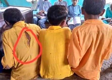یہ دل کے درد تھوڑی ہیں نظر آئیں نہ جو سب کو
چھپا لوں کس طرح صاحب بھلا میں چاک دامن کے