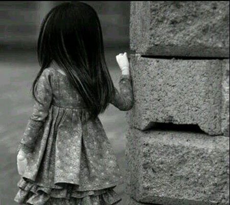 Tumne hi to kaha tha
ki
aankh bahar kar
dekh liya karo mujhe
.
.
.
.
.magar
.
.
Ab aankh to bhar aati hai
par tum nazar nahi aate.


💓💓💓