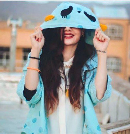 میں اپنے نام کی لڑکیوں سے ملی ہوں  میرا نام فقط مجھ پر جچتا ہے،😍