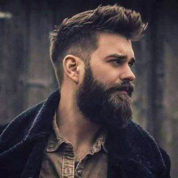 اُس نے جاتے جاتے رابطے کا کوئی بھی ذریعہ نہیں چھوڑا۔
نا کوئی ای میل ایڈریس ، نا کوئی کال نمبر ، نا کسی گھر کا پتہ ، جس پر خط لکھ کر میں ہجر کی یخ بستہ راتوں کا احوال سنا سکوں۔