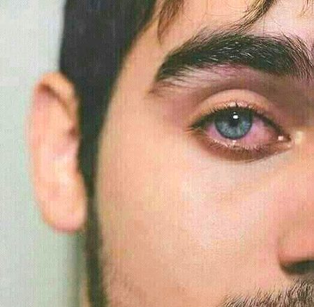 اتنی ہمت تو نہیں کیسی کو حال اے دل سنا سکے 

بس جس کے لیے اُداس ہو محسوس کرے تو کافی  ہے
