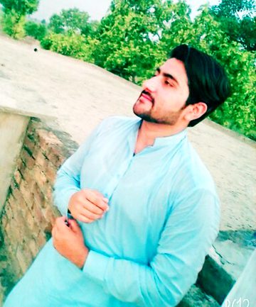 zakham apny chupa liye humny ..Dost do char orr bna liye humny ..Ali