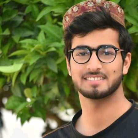 کاش تمہیں خواب ہی آ جائے
کے ہم تمہیں کتنا یاد کرتے ہیں