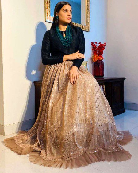 himanshi khurana