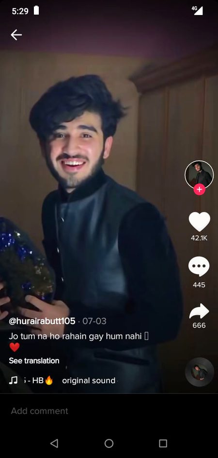 خدا کرے دونوں سلامت رہیں
😍😍
ایک تم اور ایک تمہارا مسکرانا 
😘😘