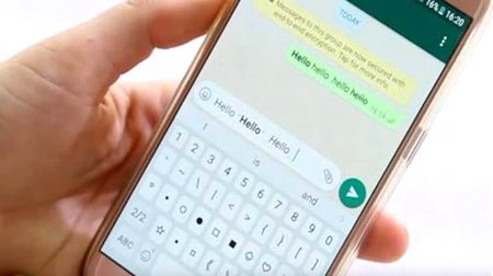 *لوگ کام۔سے فارغ ہوکر موباٸل استعمال کرتے ہیں* 
*اور ہم۔موباٸل سے فارغ ہوکر کام۔کرتے ہیں*