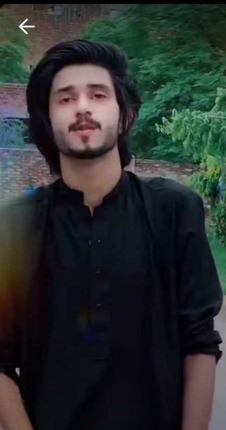 Ah  tojhe in bano men bahr kee 😘or ve kar lo.men qareeb😍
