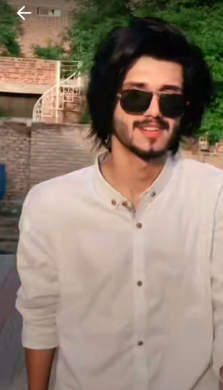 Ishq mra to beshak hai😍
Tujhe pe he to.mra haq hai😍
Chen lo ga ya khod se mang
low ga😍