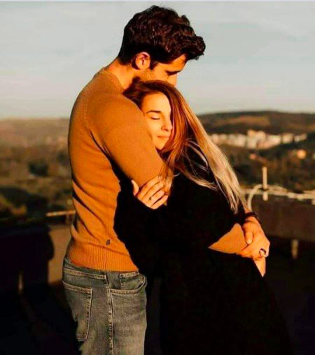 تیرا ہونا ایک خوبصورت احساس ہے🤗 
جیسے  سرد ہوا میں گرم گرم چائے💞
💝
