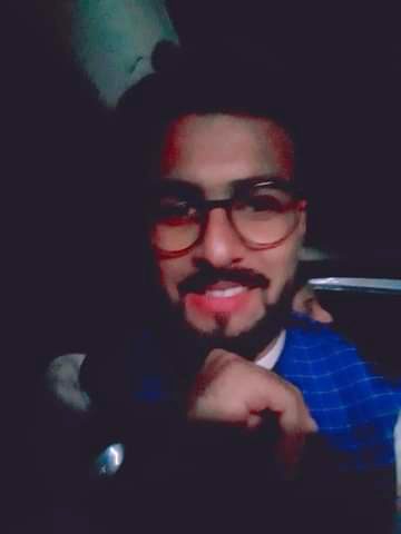 Gardan juhk jate ha daikhty huy tasveer ap ke 🙈Tawaza e isq ha Tera dedar b adb sea ho😍say massaAllah😍