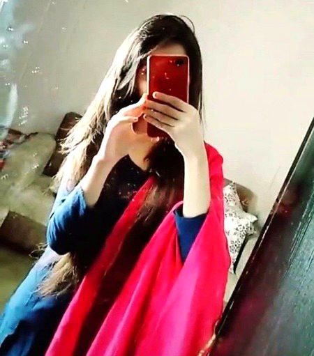 Ankh sy ankh milany k qail hun
Sir jhukany ki tawaqa na kijiye