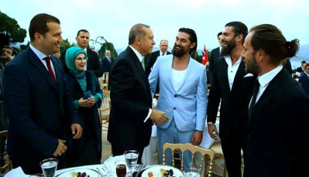 ~~~Dirilis Ertugrul crew with President Rajab Tayyeb Erdugan❤❤