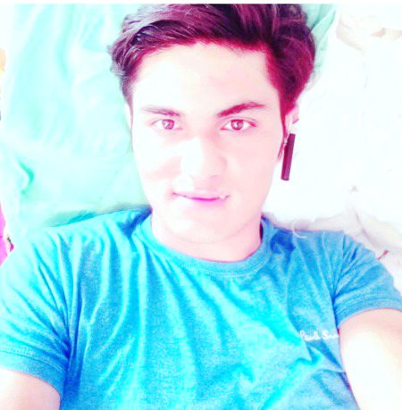 بھیج کر اُسکو ہنستی ھوئی تصویر اپنی,..
غرور اُسکا مَٹی میں ملا سکتا ھوں🔥🌚