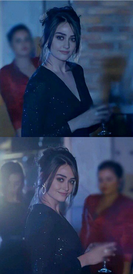 کس توقع پہ کسی کو دیکھیں 🍁🍁
کوئی تم سے بھی حسیں کیا ہوگا❤❤