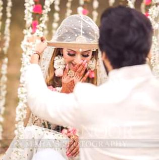 Ma Tara itna qareeb aana chati Hu 
Mari sadgi dak ma kiyaaa chati hu😜