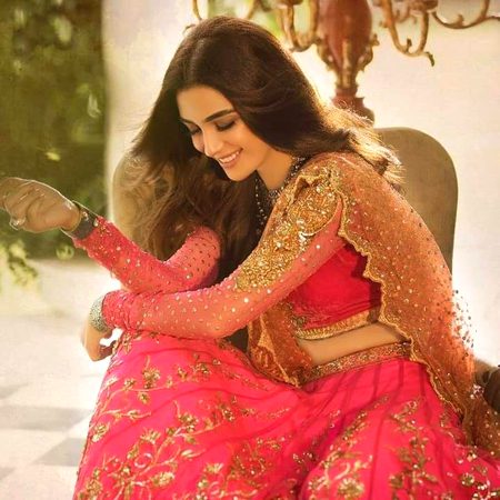 قربت تو بڑی چیز ہے اے جان تمنا۔۔
اس دل کی تسلی کو تیرا نام ہی بہت ہے۔۔⁦❤️⁩۔۔