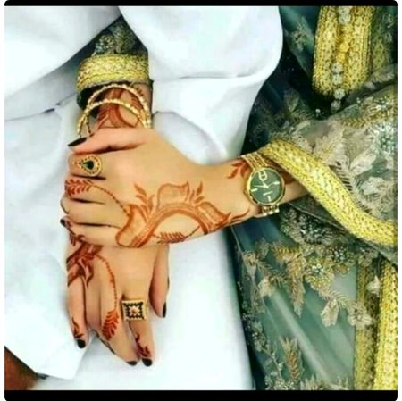 بنگلا گاڑی اور پیسہ کسے چاہیے,مجھے تو بس اس کا ساتھ چاہیے,اس کے ساتھ ہر حال خوش ہو میں