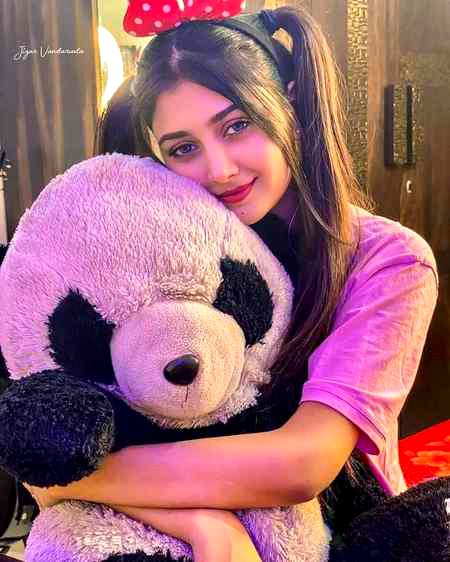 ❤مرتے تو لاکھوں ہوں گے تجھ پر ❤
❤ہم تو تمہارے ساتھ جینا چاہتے ہیں ❤