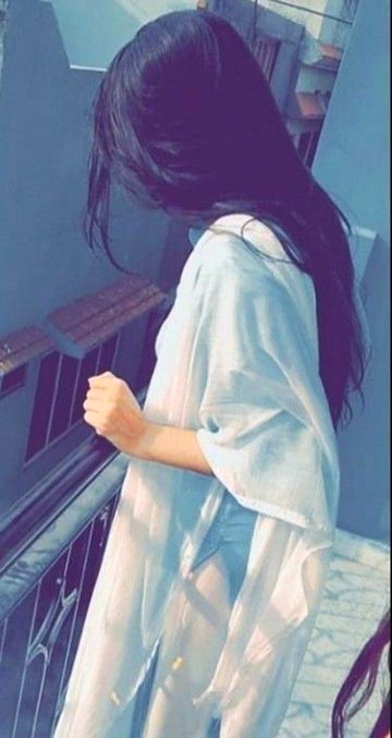 Log hamari zindqgi main aisy aty hain jesy 5 minute ka add