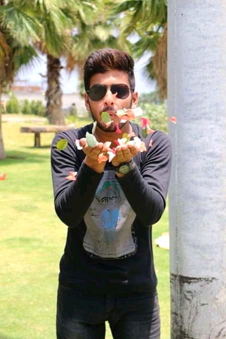 koi sham ati hai teri yad le kar koi sham jati hai teri yad de kar mujhe intizar hai us sham ka jo aey tujhe sath le kar