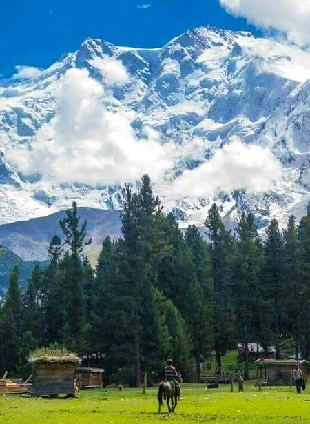 Gilgit baltistan is your beauty  the northen part of the pakistan sharing border with china