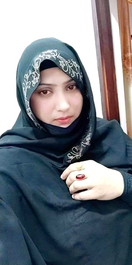 تنہائیوں کی رُت میں بھی لگتا تھا مطمئن..!!
وہ شخص اپنی ذات میں اِک انجمن سا تھا..!!