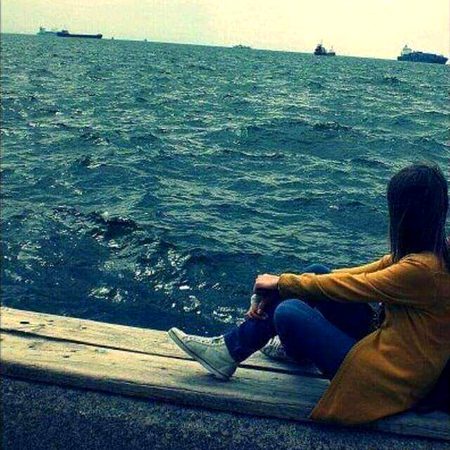 اپنوں نےغم دئیے تو مجھے یاد آگیا
ایک اجنبی جو غیر تھا اور غمگسار تھا