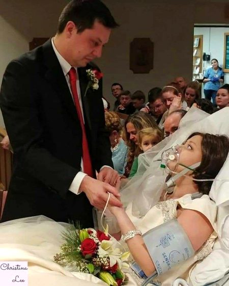 Eighteen hours after her wedding, she passed away.😥