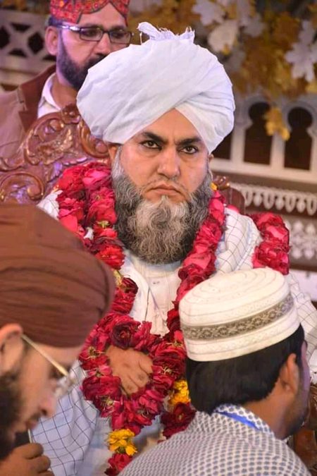 - Dey itna sukoon apny sajdon hmen ay hmary  Rab ﷻ kai , is bewafa duniya ko yaad krny ka hmen wqt he na miley ❤