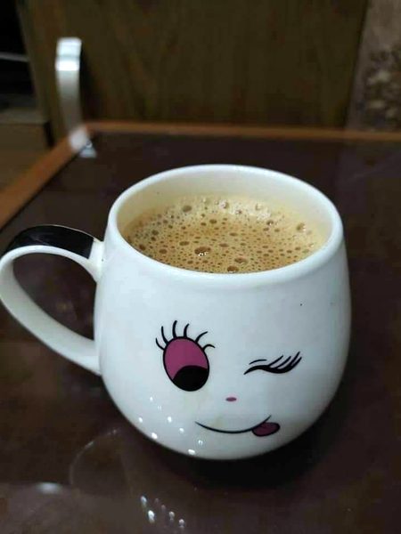 سنو
زندگی کے سفر میں
 گردشوں کی دھوپ میں جب کوئ سایہ نہیں ملتا
 تو
 یاد آتی ھے چائے🥀