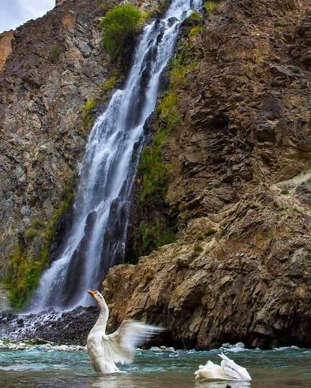 Pakistan beautiful manthoka waterfall😍