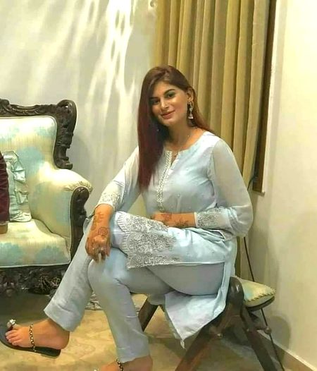 کہتے ہو، مائل میرے جوبن کا دیوانہ ہوا
ماریئے، دیوانہ آئے تو اسی پتھر سے  آپ