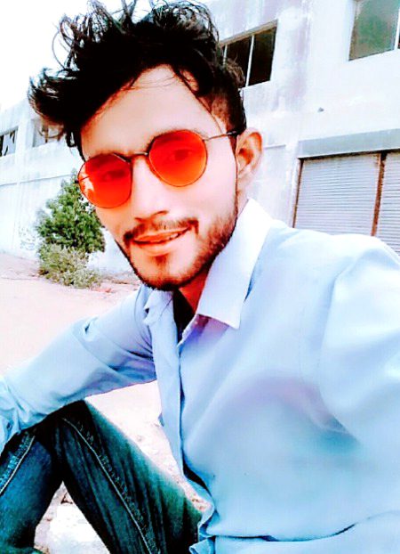 آج اگر تو رویا تو قسم سے تجھے چیر دو گا.....
❤ اے دل ❤
نہ وہ رہے گی تجھ میں نہ تو رہے گا مجھ میں.