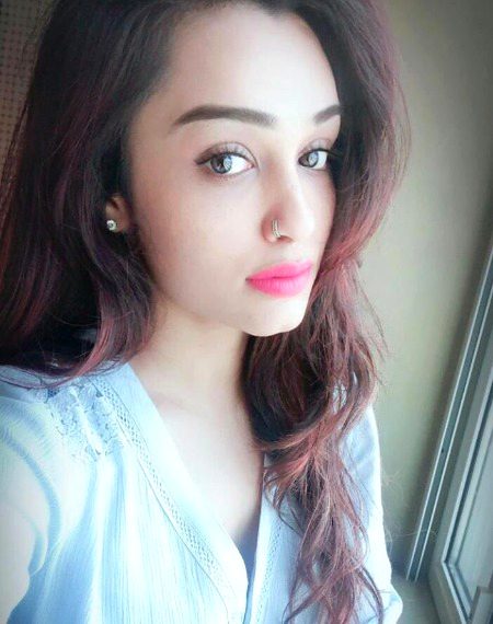 رفاقتوں کے نئے خواب خوش نما ہیں مگر
گزر چکا ہے ترے اعتبار کا موسم