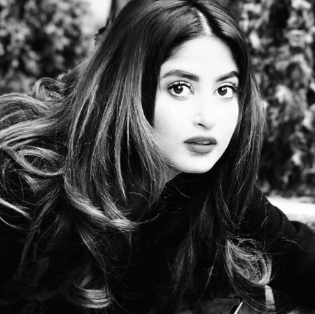 اتنے ظالم نہ بنو کچھ تو مروت سیکھو۔۔
اگر تم پہ مرتے ہیں تو کیا مار ہی ڈالوگے۔۔۔