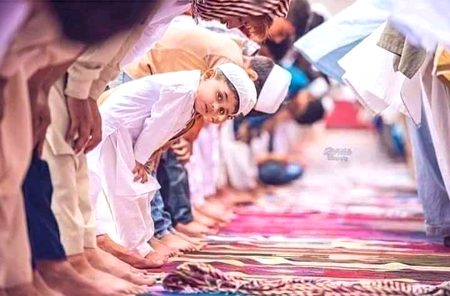 *بیماری دوسروں سے لگ جاتی ہے ... اسـں بات کا یقین ہے  جب بیماری لگتی ہے ... تو محبت کا لگنا بھی یقینی ہے . اللہ عزوجل کی محبت بھی اللہ والوں سے لگ جاتی ہے .. قریب ہو کر تو دیکھیـــں .  💞 💞