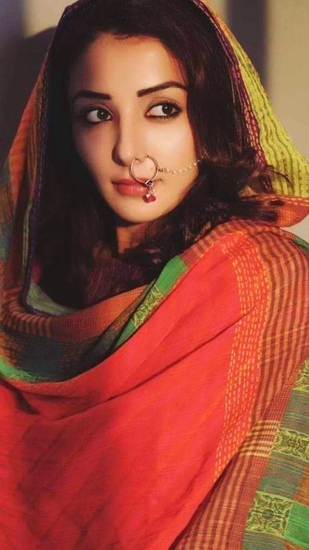 یہ عجیب حسن کے رمز تھے یہ نرالے ناز کے بھید تھے
وہ نقاب اٹھا کے جو آگیا کــوئی جی گیا کـوئی مر گیا