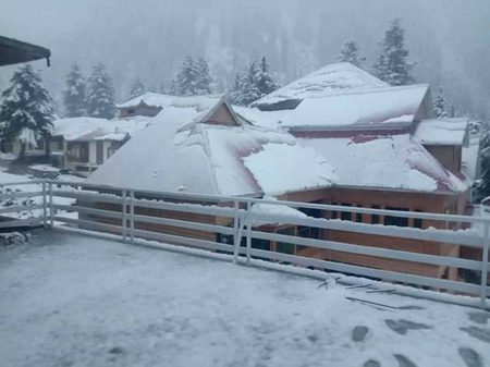 Naran mai barif barhi shero hon gahi hai