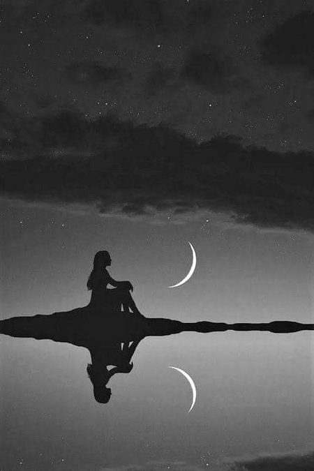 میں اگر ستاروں سے چرا کے لا وں روشنی ہواؤں سے چرا کے لا وں راگنی 
نا پوری ہو سکے گی ان سے مگر تیری کمی 💔💔