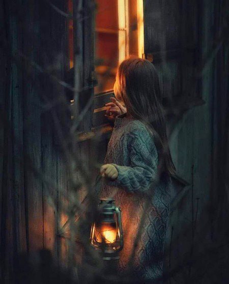 مجھ سے لینے تو آئے گا وہ کبھی
اُسکی یادیں پڑی ہیں پاس میرے