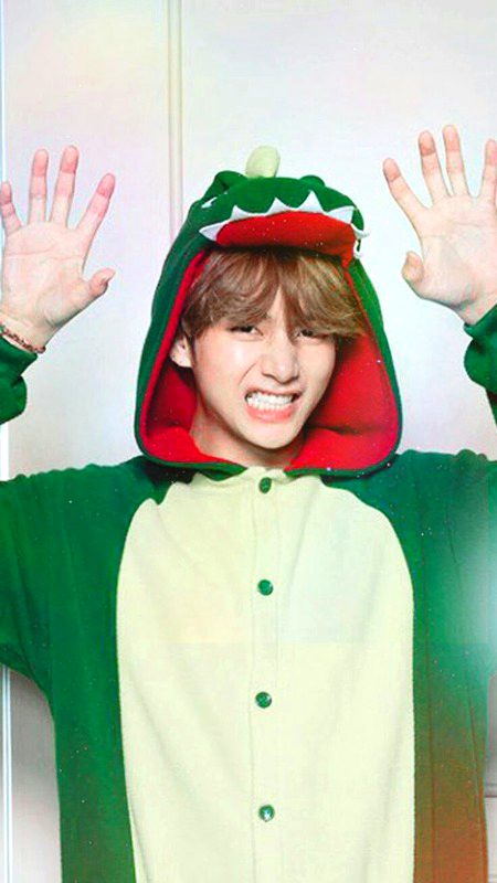 Mere ilawa ju koi bhi tumhe pasand ayeew Khuda karee,, WO taiyar ho kar bahar Jae or gattar me gir jae,,🌚✨