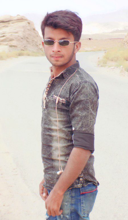 Akele Hum akele Tum