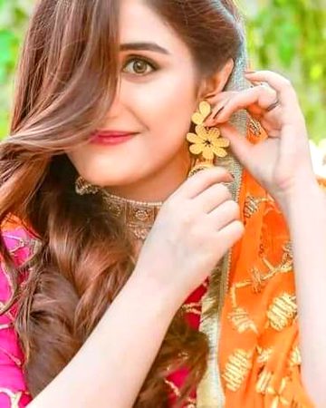 وظیفوں سے لایا گیا مجھے___شہرے محبت میں ،،،،
یوں تو کسی کے باتوں میں والی نہیں تھی میں
💜