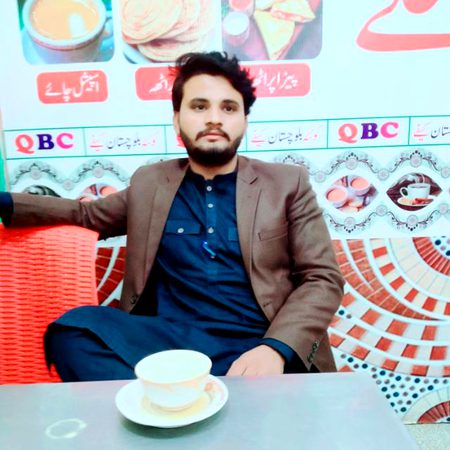 خفا خدا بھی اگر ہو تو سن ہی لیتا ہے
اور ایک تم ہو میری بات بھی نہی سنتے