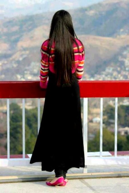 ایک عجب حال ہے کہ اب اُسکو__یاد کرنا بھی بے وفائی ہے___اب یہ صورت ہے___جانِ جان تجھے___بھولنے میں میری بھلائی ہے