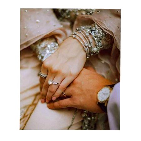 سنا ہے زمیں پر وہی لوگ ملتے ہیں. . . جن کو کبھی آسمانوں کے اُس پار. . . رُوحوں کے میلے میں. . . ایک دُوسرے کی محبت ملی ہو. . . ❤️❤️