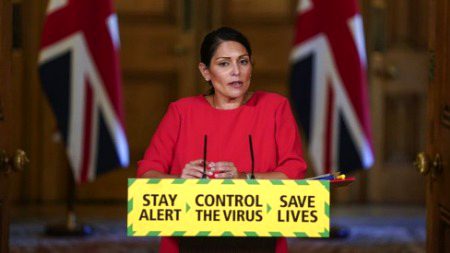 Uk me corono Virus nay apni Dangers shakal iktiyaar karke Hazaro Logo ki jan layli.